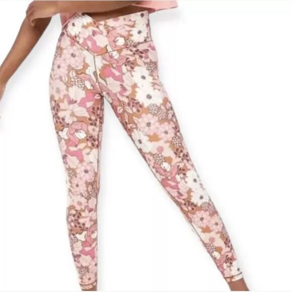 Offline by Aerie High Waisted Crossover Leggings Pink Floral Print Size M - Picture 1 of 6